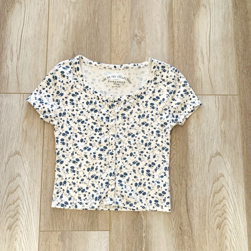 Aeropostale Shrunken Tee Medium